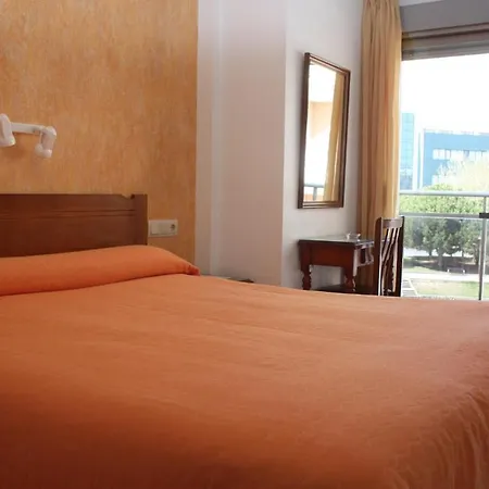 Marina Hotel 2*