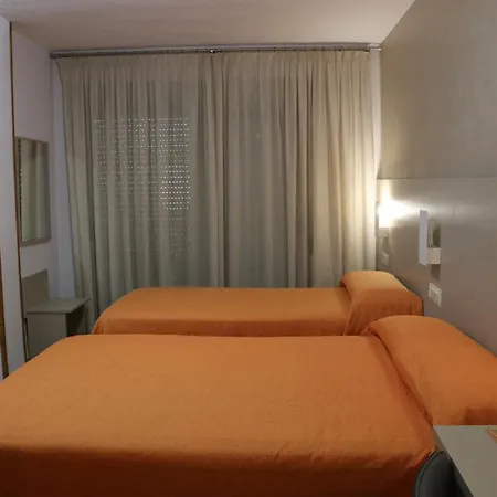 Marina Hotel 2*