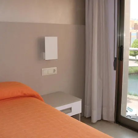 Отель Marina 2*